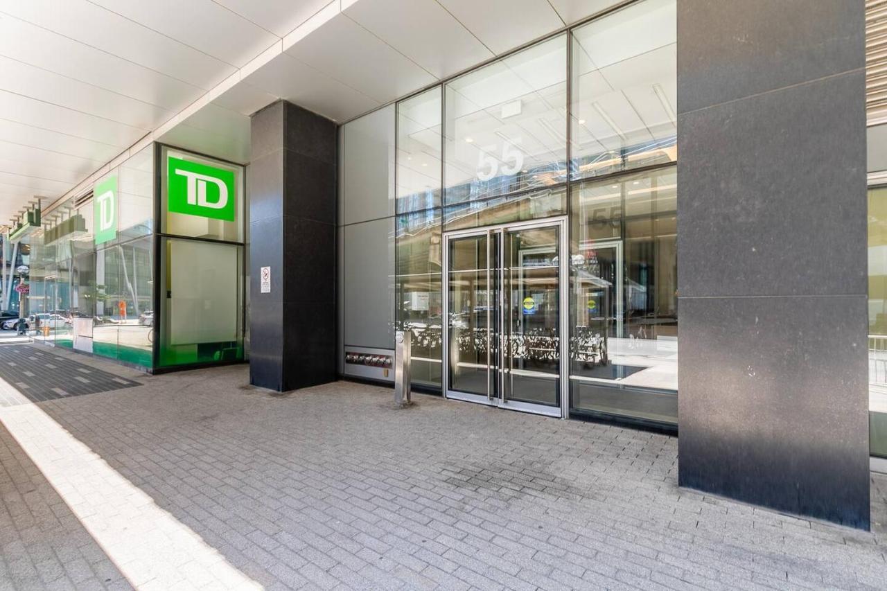 Gorgeous 1Br W/Parking Across The Scotiabank Arena Apartman Toronto Kültér fotó